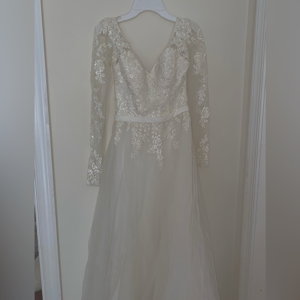 David’s Bridal Size 0 Wedding Dress